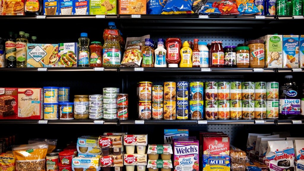 indícame el camino a la tienda de alimentos más cercana